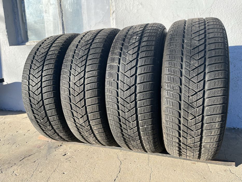 4 бр. зимни 235/60/18 Pirelli DOT 4220  5-6 mm