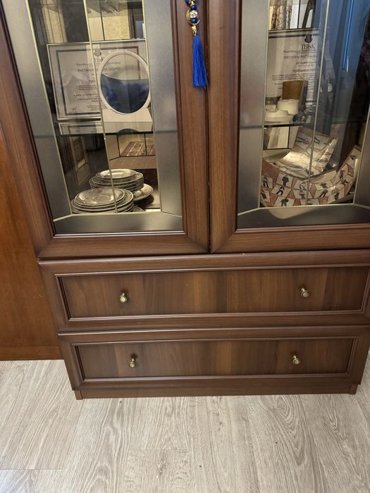 Сервант шкаф срочно продается