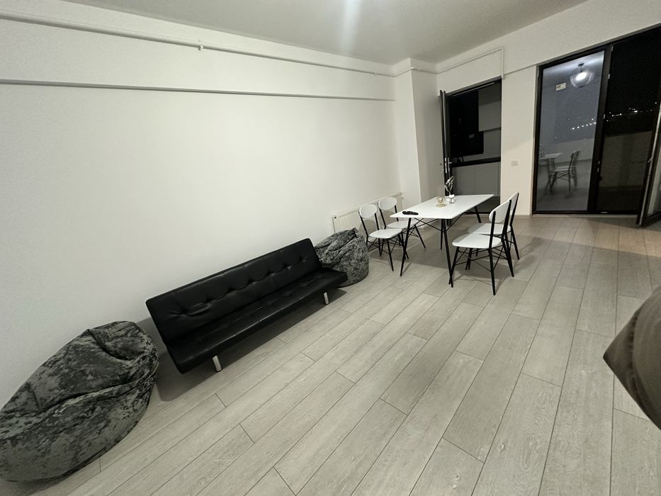 Inchiriez apartament 3 camere zona Kaufland Vâlcea