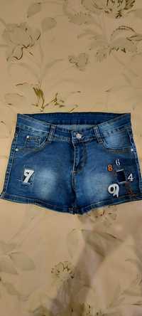 Продам джинсовые шорты 4 шт