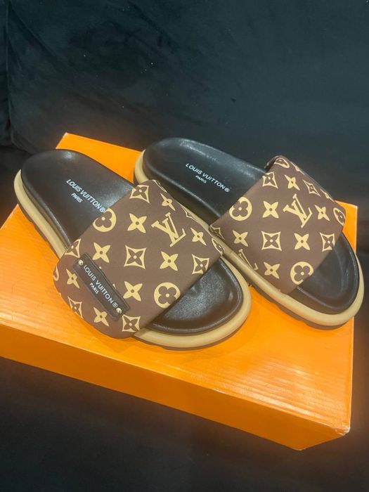 Чехли Дамски високо качество