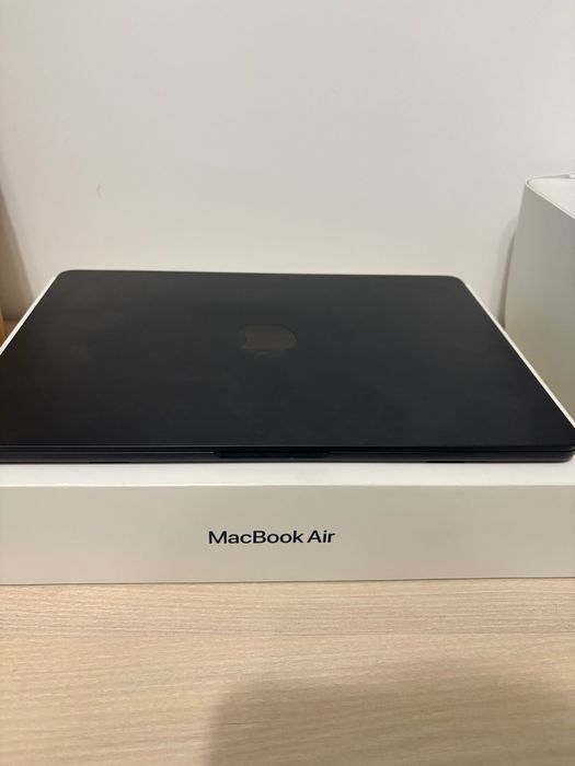 MacBook M2 256 GB 8GB RAM