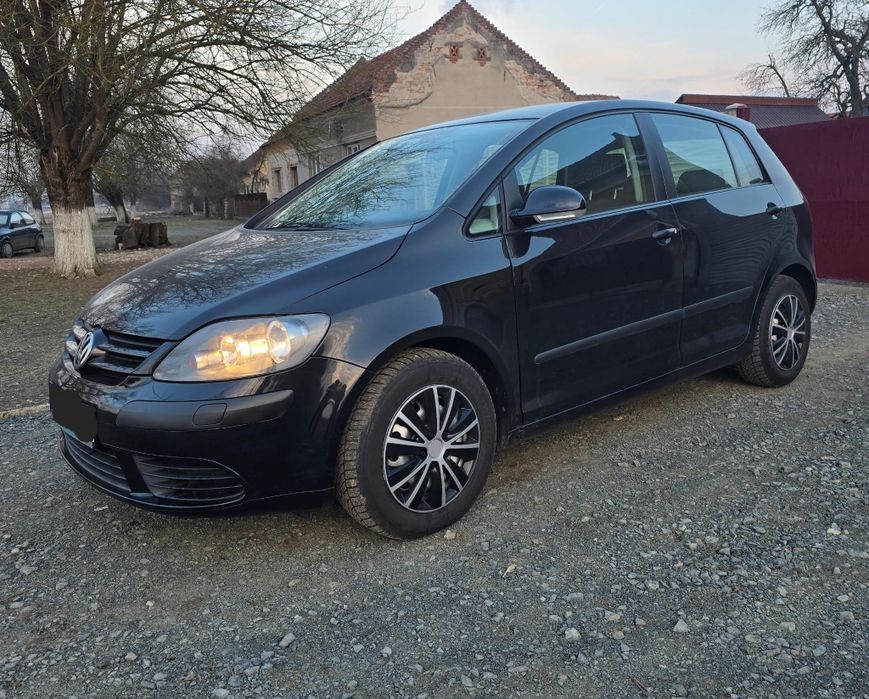 Vând golf 5 plus