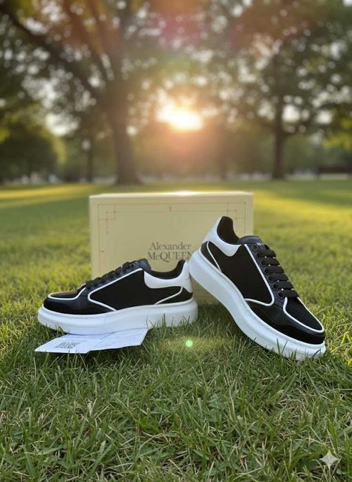 Adidasi Alexander Mc Q u e e n Negru Catifea - Premium