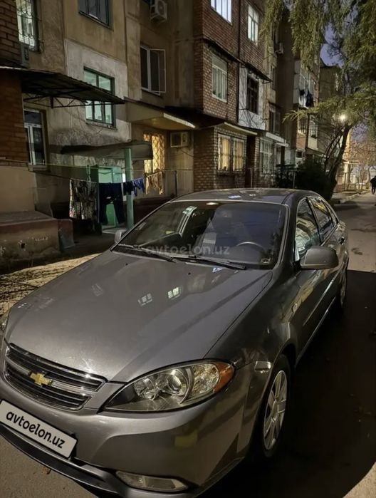 Жетра сотилади.  Автомат каробка. Холати идеал.