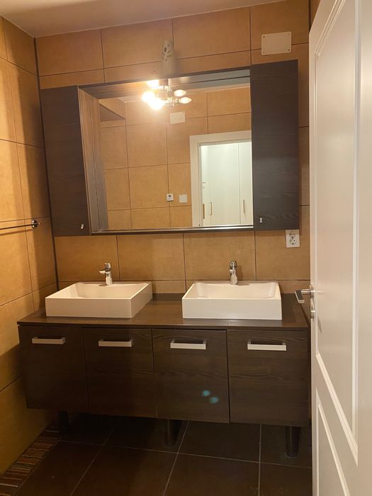 Set mobilier baie cu oglinda si 2 chiuvete si 2 baterii Grohe