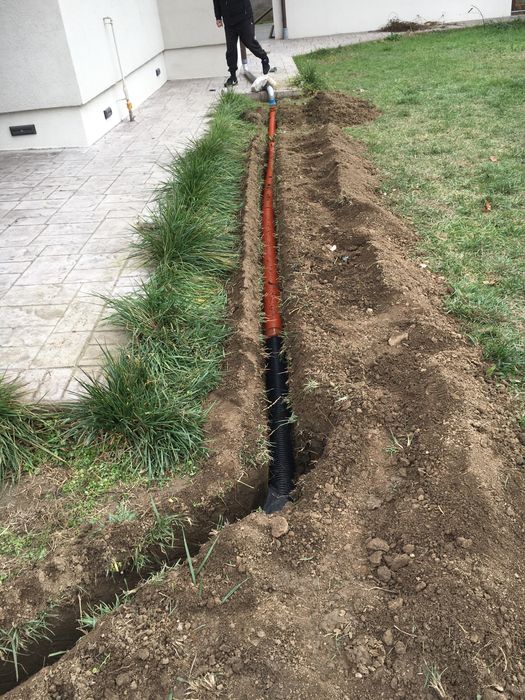 Vand sapator santuri CASE—trencher