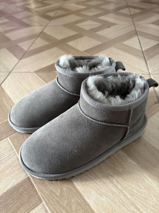 Ghete UGG w classic ultra mini