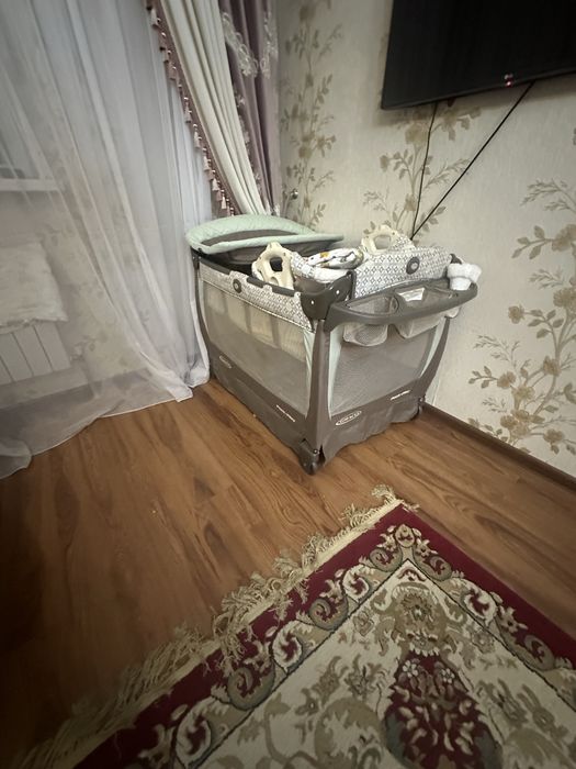 Манеж кровать Graco в очень хорошем