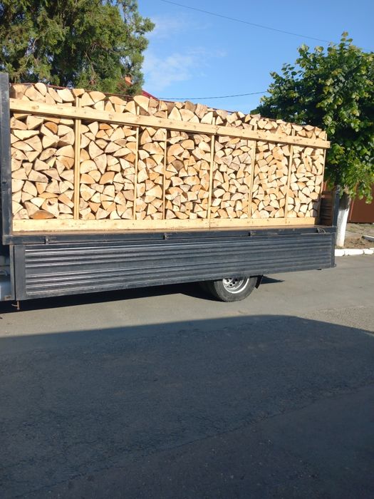 Vând lemne de foc la palet tăiate sparte Aduse acasă  fag