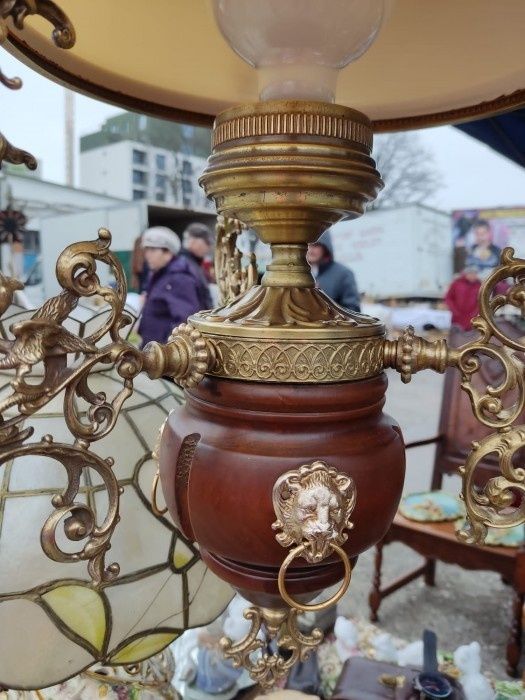 Lampa Baroc din bronz și abajur sticla ,piesa cu o lucrătură de o foar