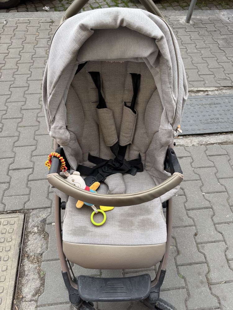 Бебешка количка и кош за новородено Peg-Perego