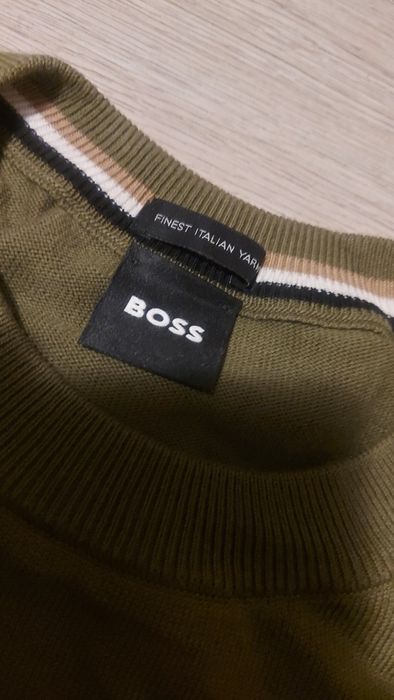 Boss пуловер L размер