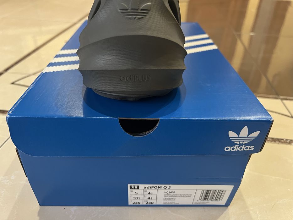 Sneakersi Adiadas Adifom Q3