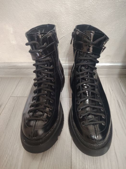 Ghete dama imblanite, nr 38 din piele.