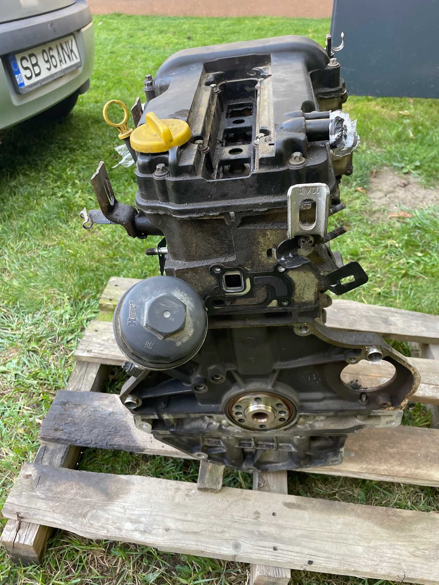 Dezmembrez motor Opel Corsa C 1.0