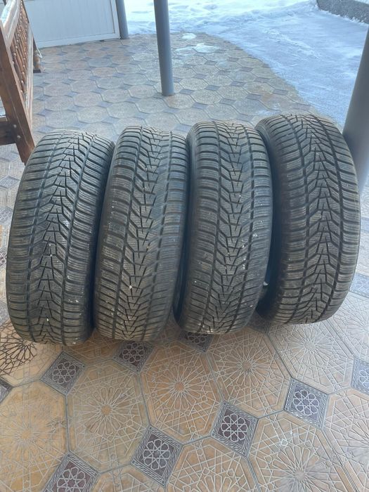 Продам зимние шины комплект