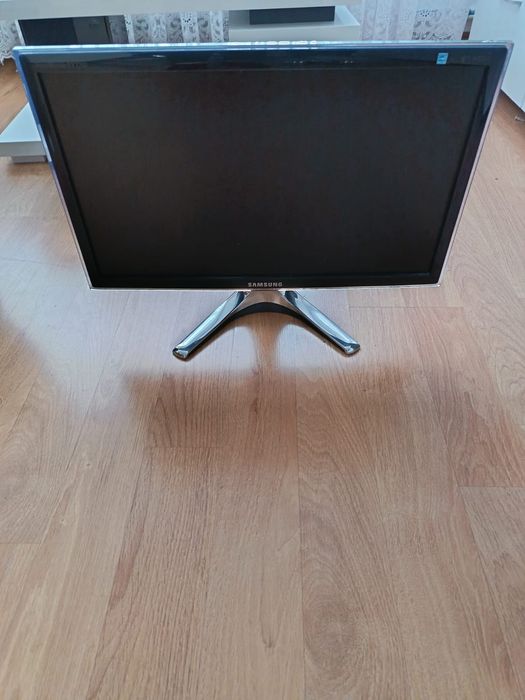 Procesor I5 3,20 ghz, memorie 8 giga , placă video 2 ghz și ssd Kingst