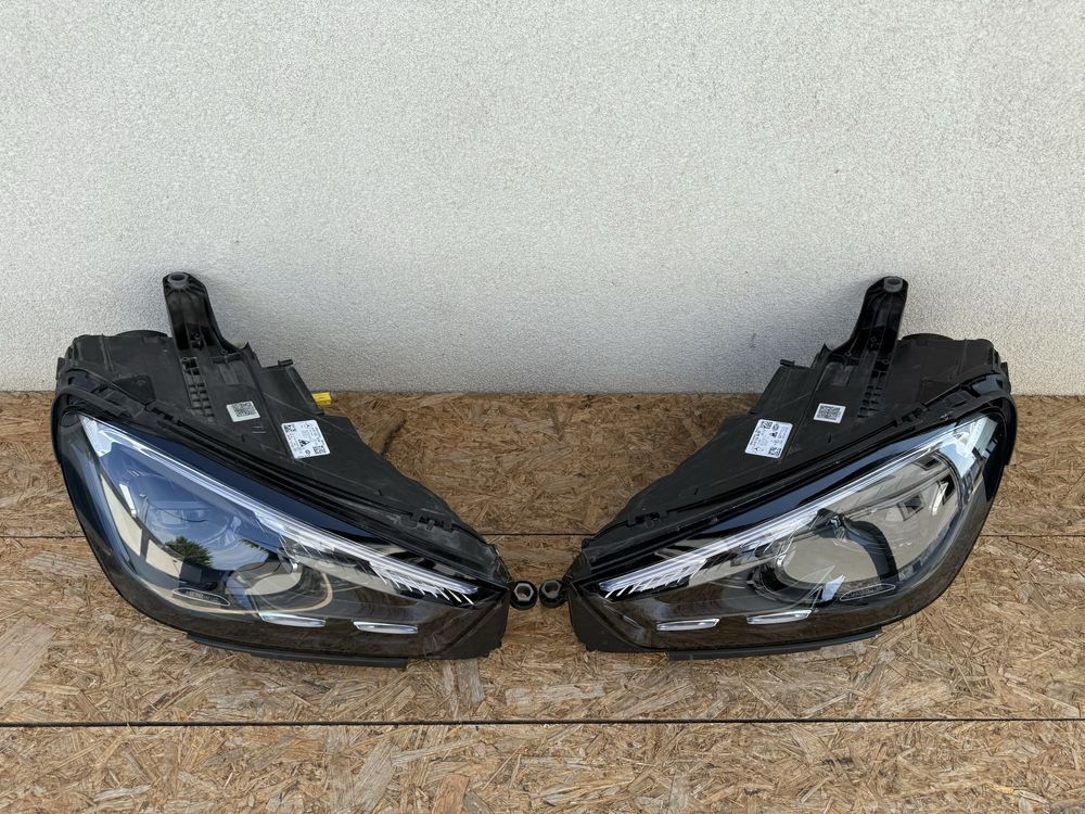 SET Far stanga dreapta Mercedes GLE W167 Facelift Full LED Multibeam