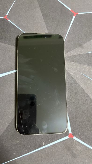 Продавам İphone 15 pro max Natural Titanium