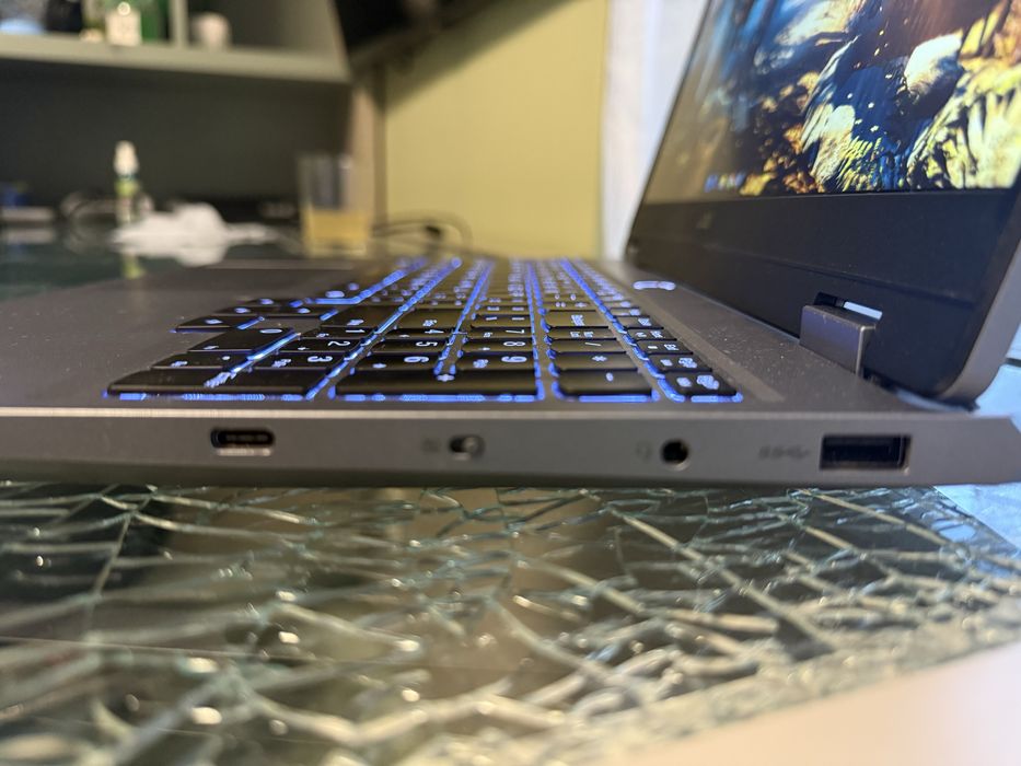 Lenovo LOQ 15IRX9.Placa video:RTX 4060 si procesor intel i7 13th gen.