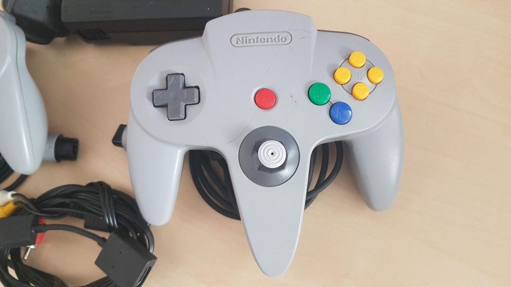 Nintendo N64 + Jumper pack + x2 оригинални джойстика