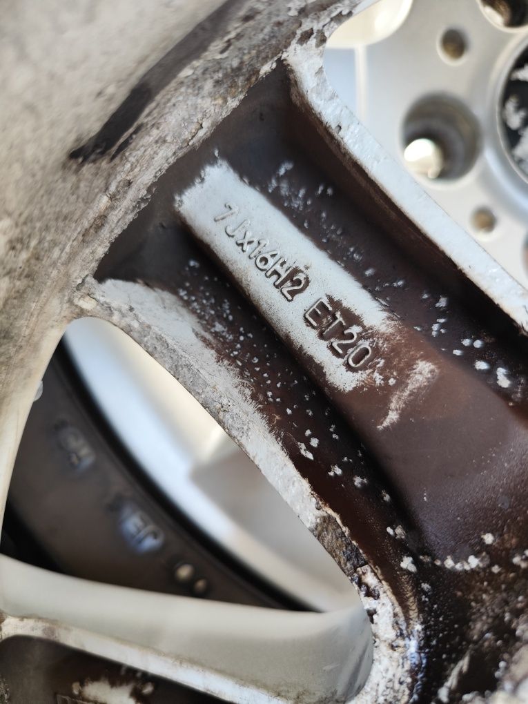 Джанти за BMW E60 E90 16" BBS със все сезонни гуми 225 55 16