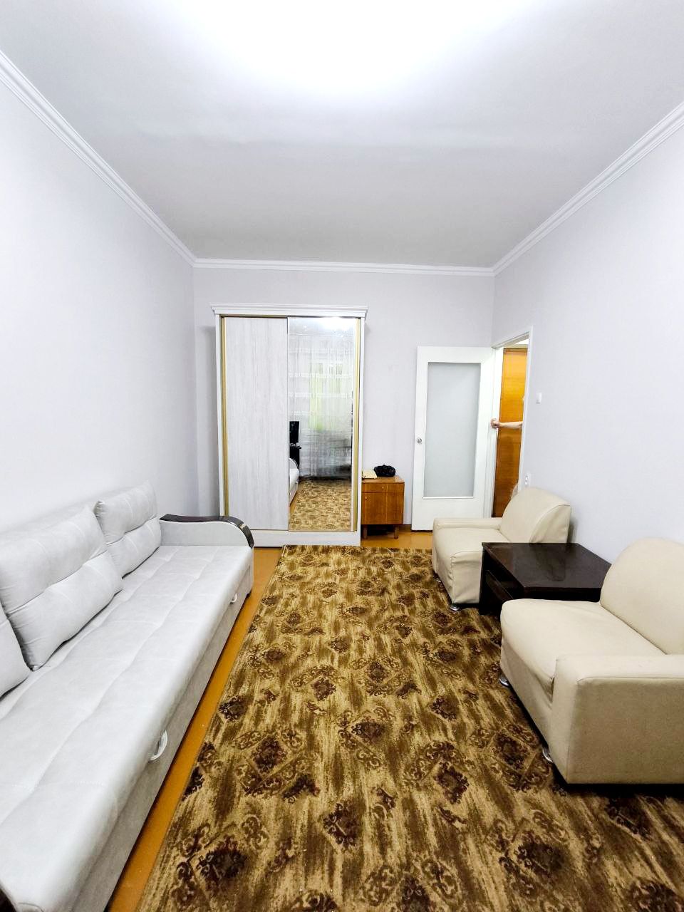 Ташсельмаш 1в2 переделана. 38м² 1,5*6 балкон.