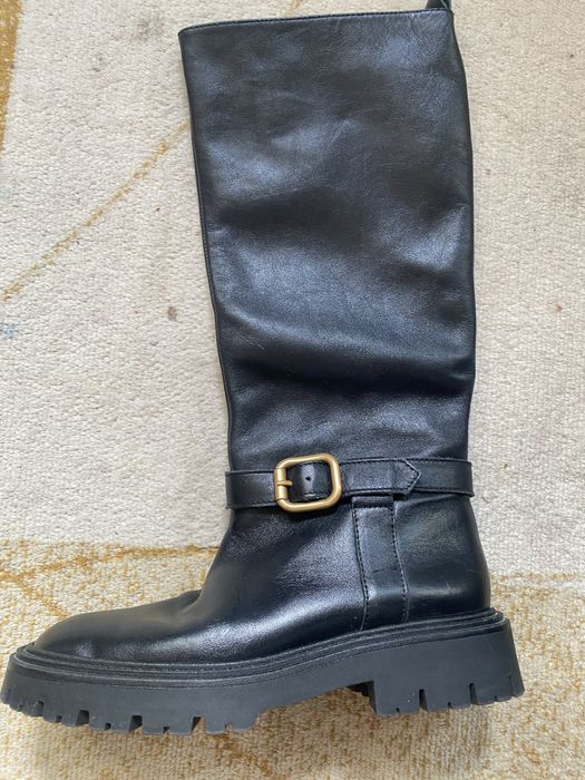 Продаются сапоги zara