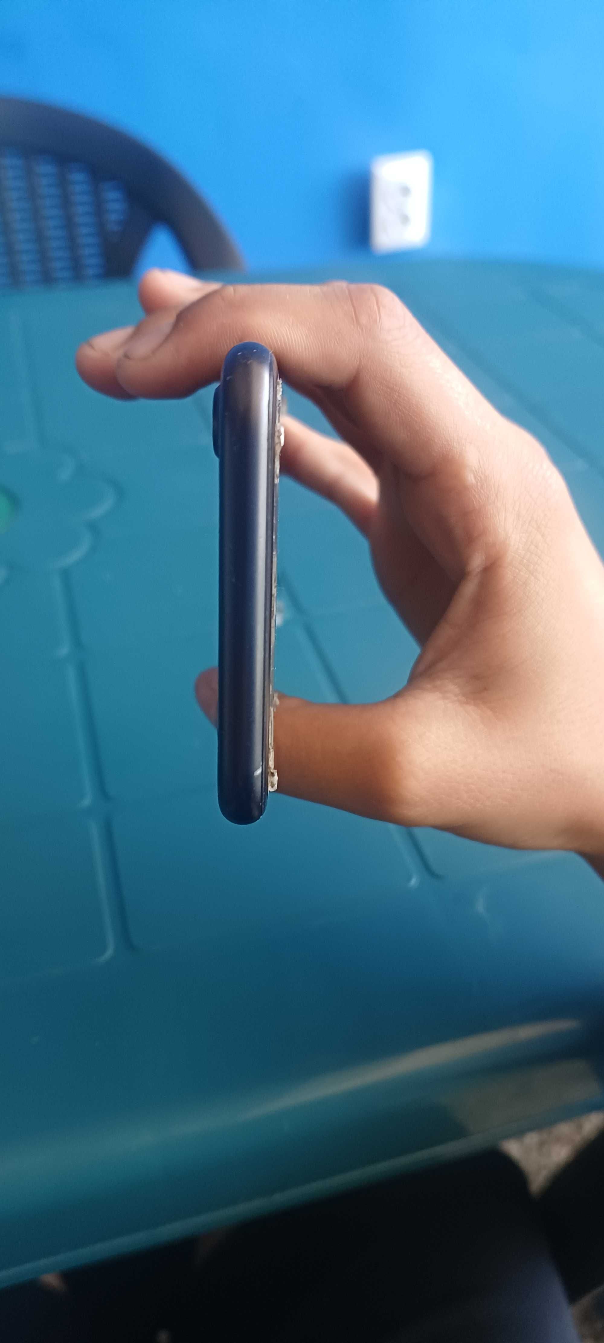 Продавам iphone 7