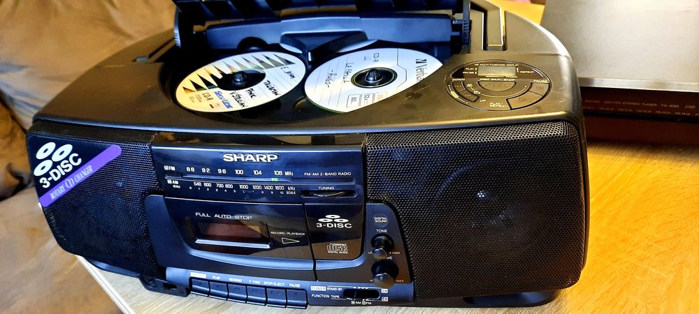 Radiocasetofon cu cd Sharp, deck Grundig, tuner Yamaha