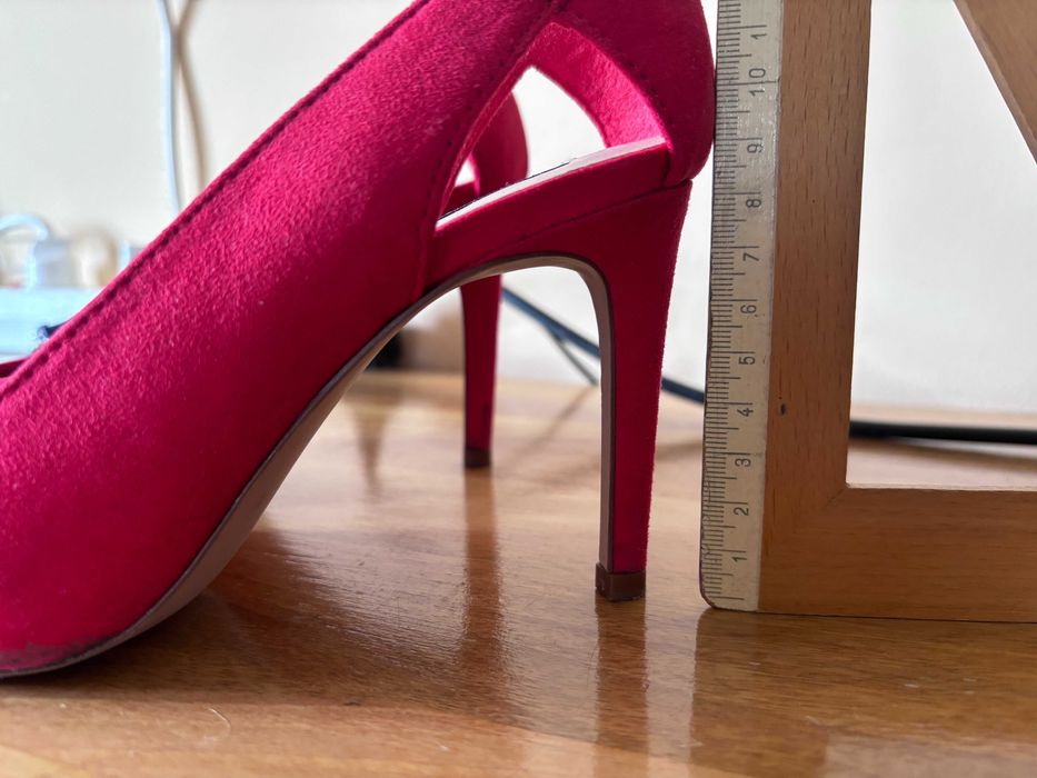 Pantofi rosii imitatie piele intoarsa marimea 37 Stradivarius