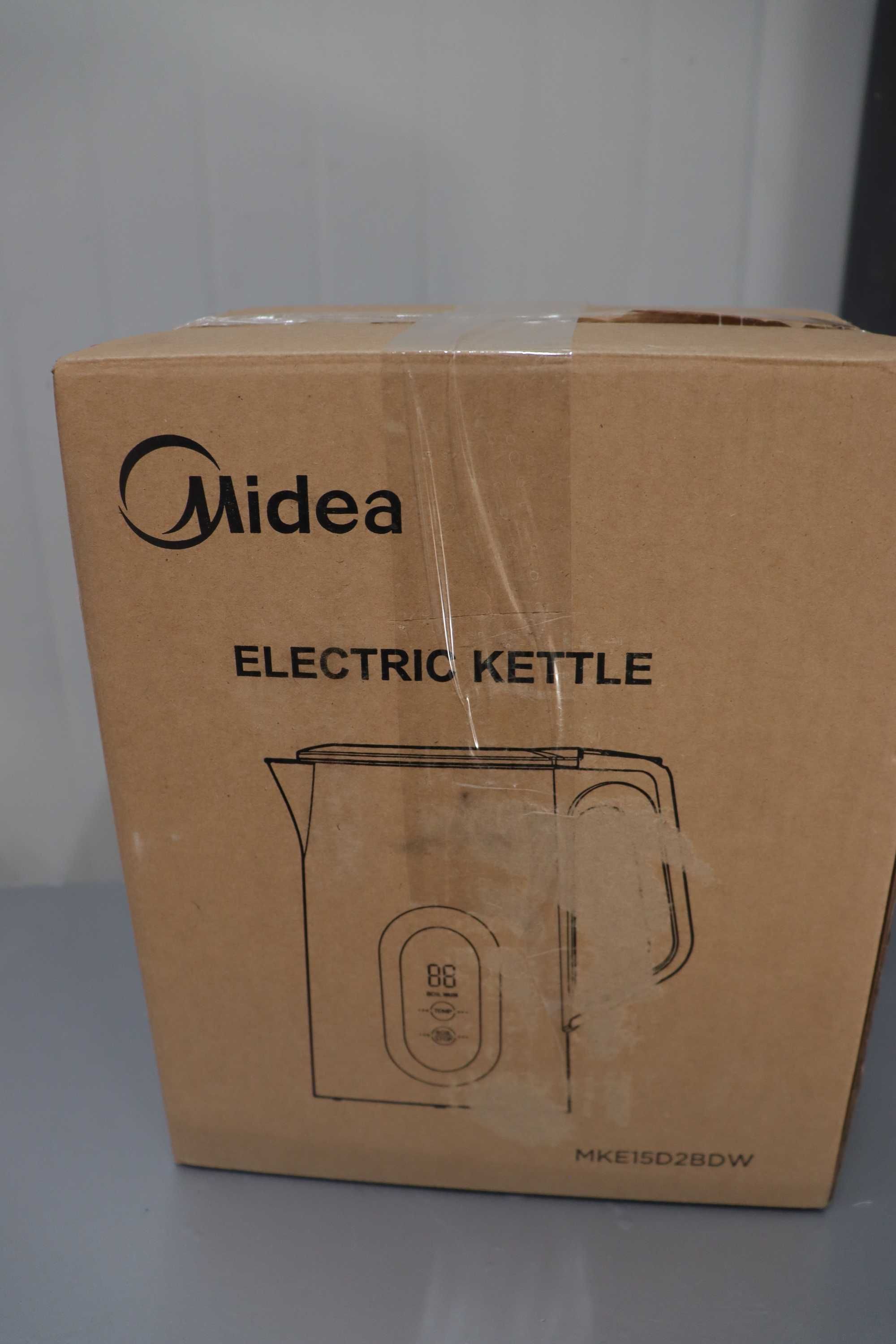 Кана Midea с настройка на температурата 45°C - 100°C, 1,5 литра, 2200W