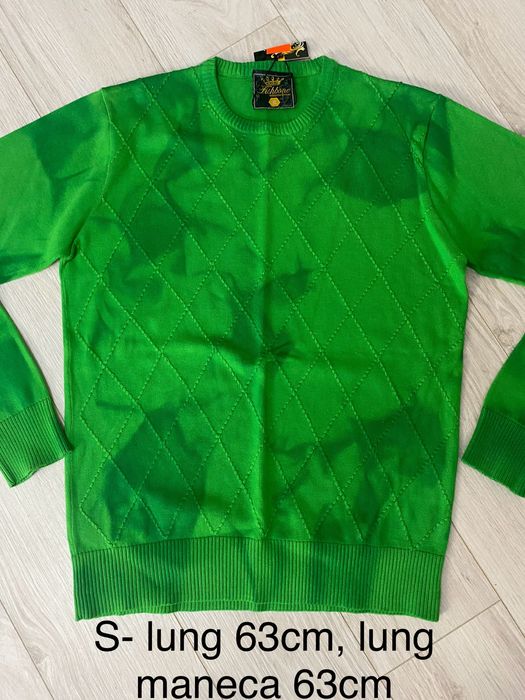 Pulover barbatesc marimea S, nou