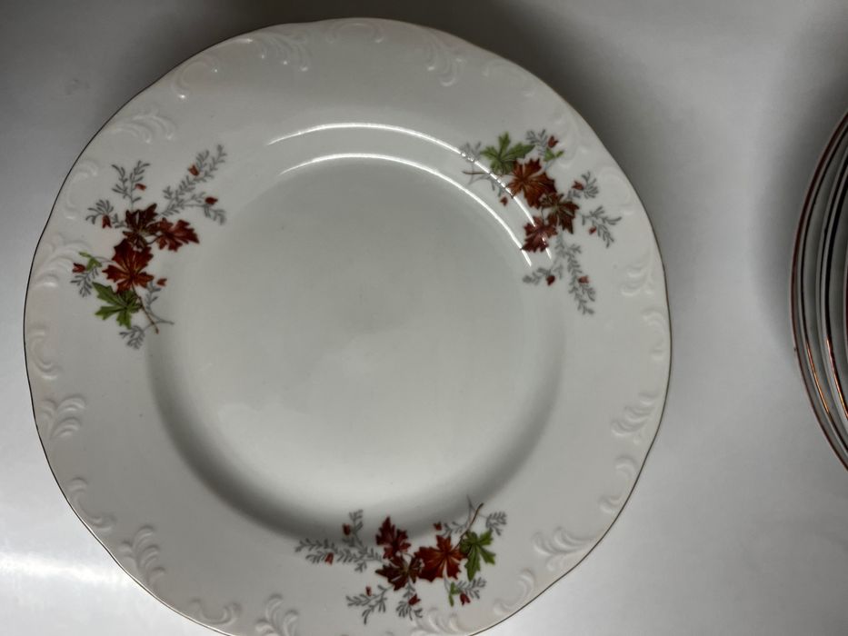 Порцелан чинии “Дъбов лист”