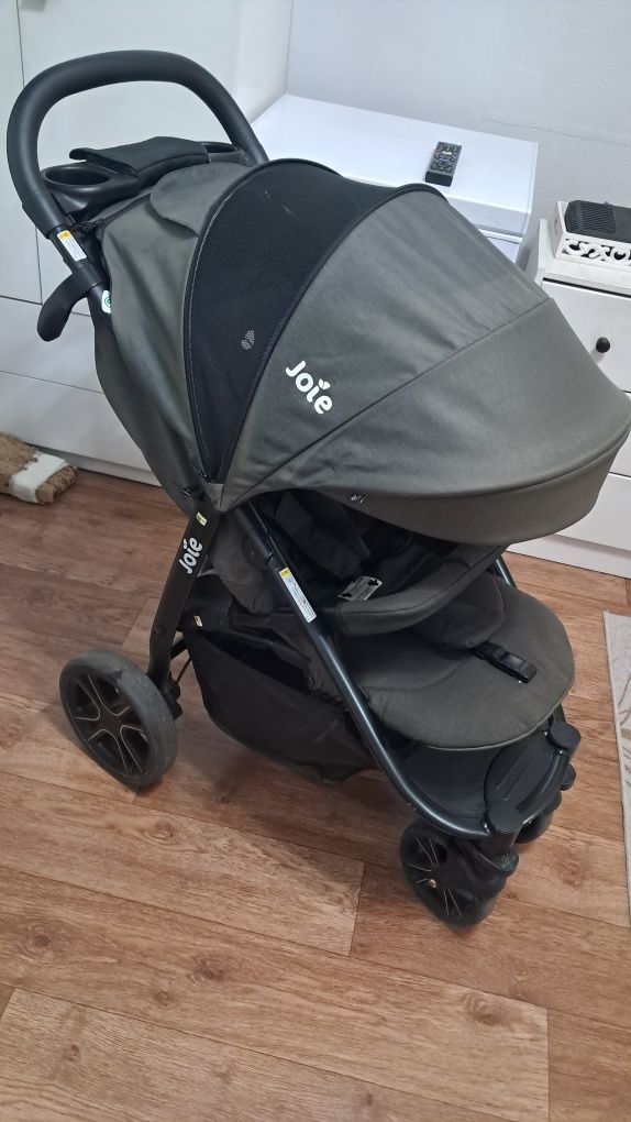 Коляска прогулочная Joie Litetrax 4, графит