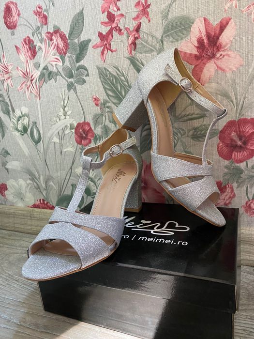 Pantofi purtati o singura data