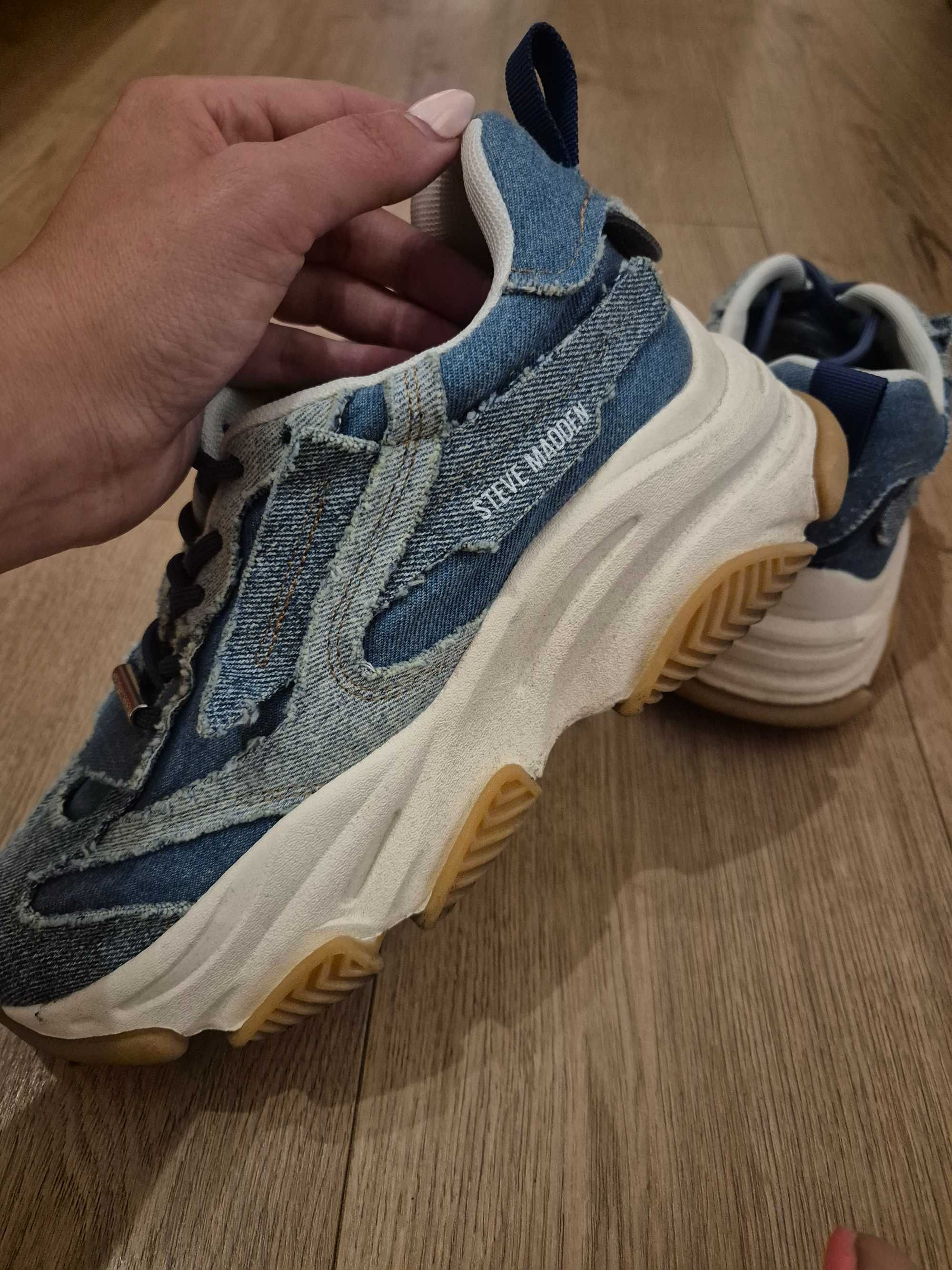 Сникърси Steve Madden