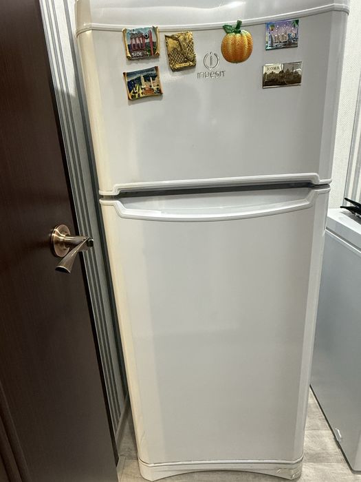 Продам холодильник Индезит