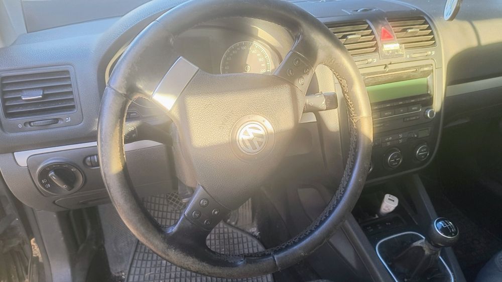 VW Golf anul  2009