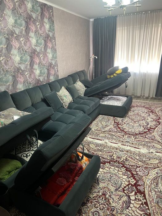 Продается диван в отличном состояний