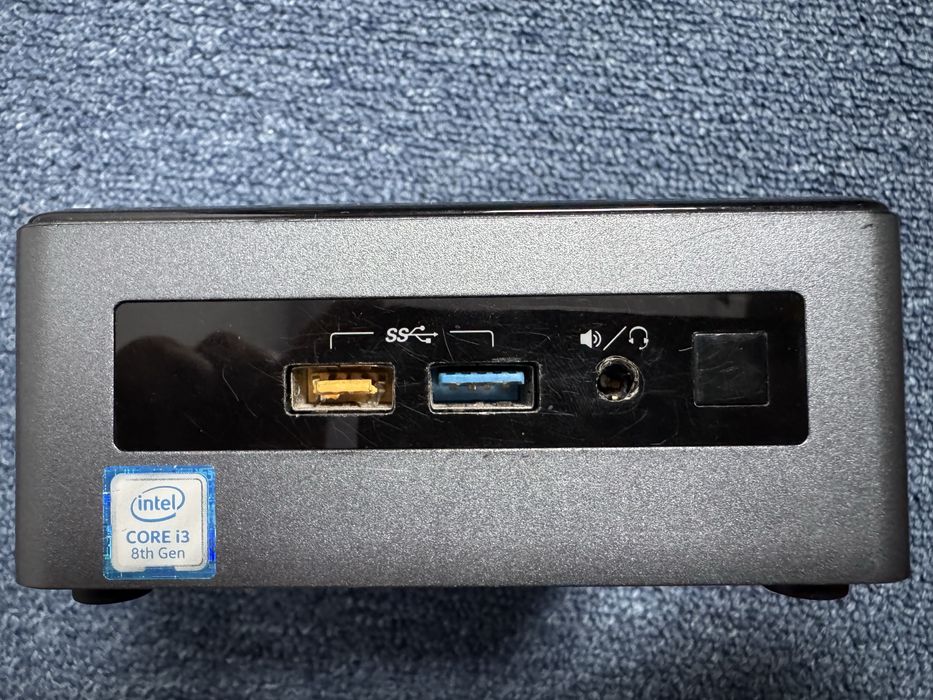 Intel NUC i3 gen8