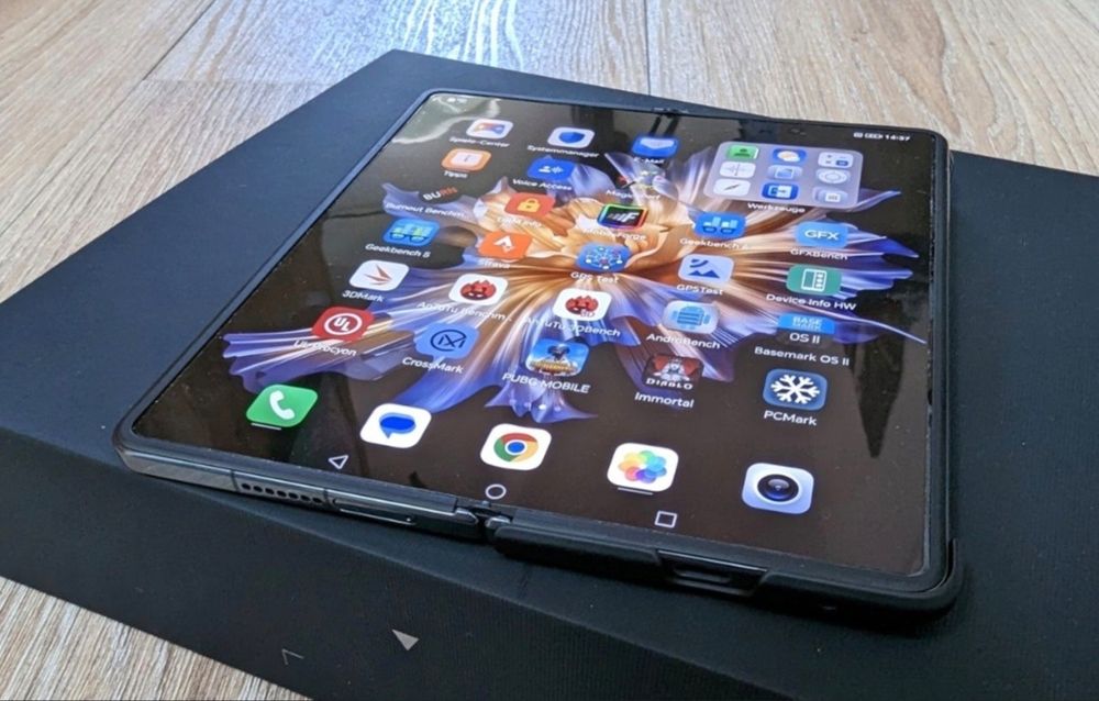 Продам Honor magic V2