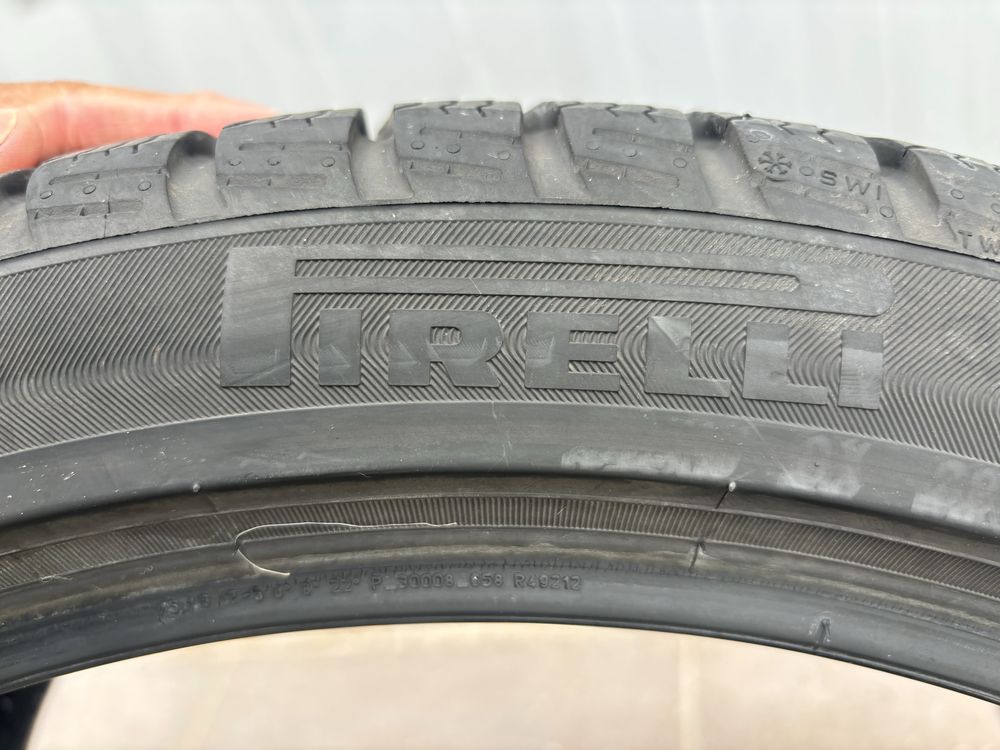 Почти нови зимни гуми Pirelli 245/40/20 и 275/35/20