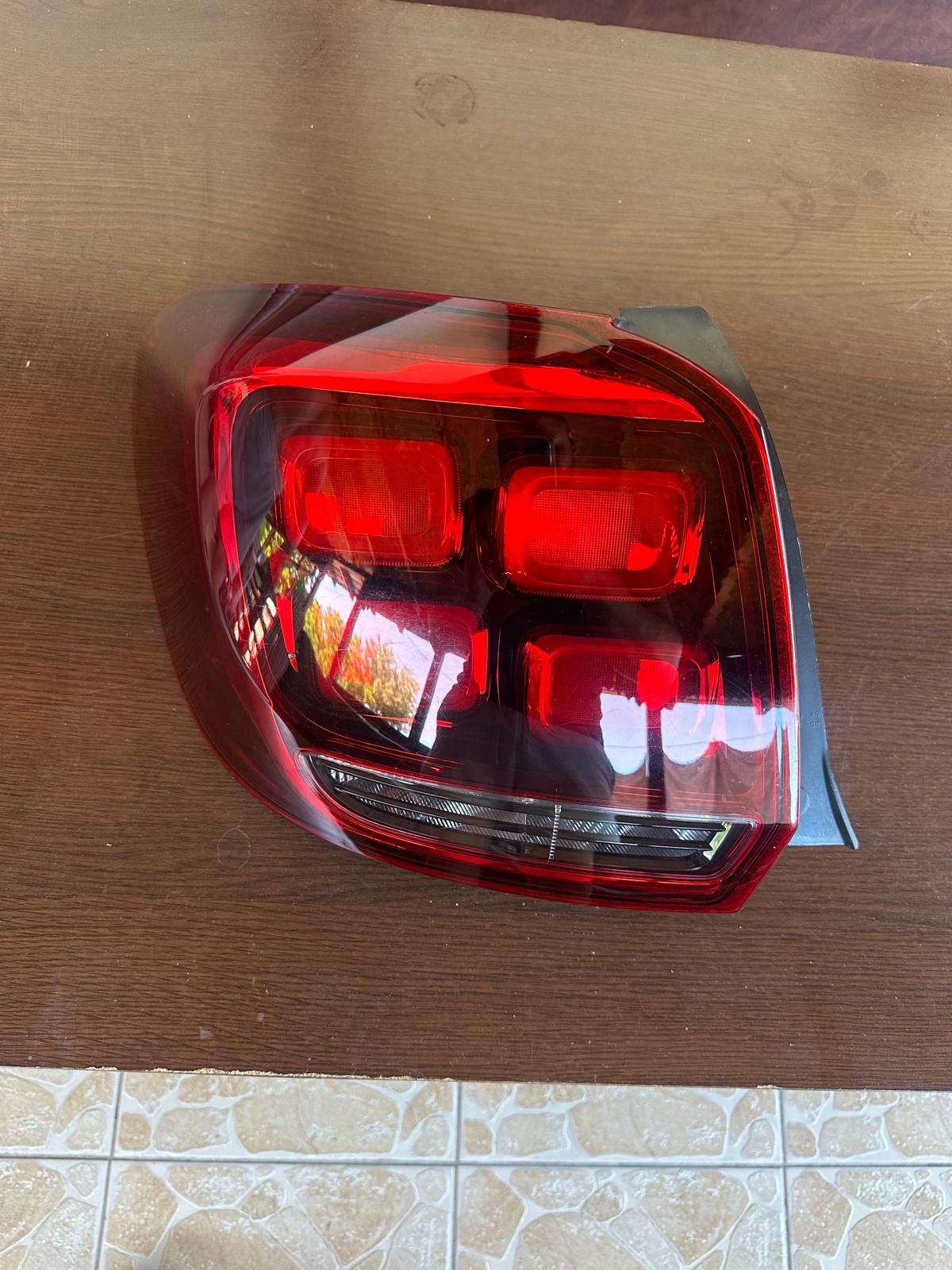 Vând lampi spate dacia sandero 
.
