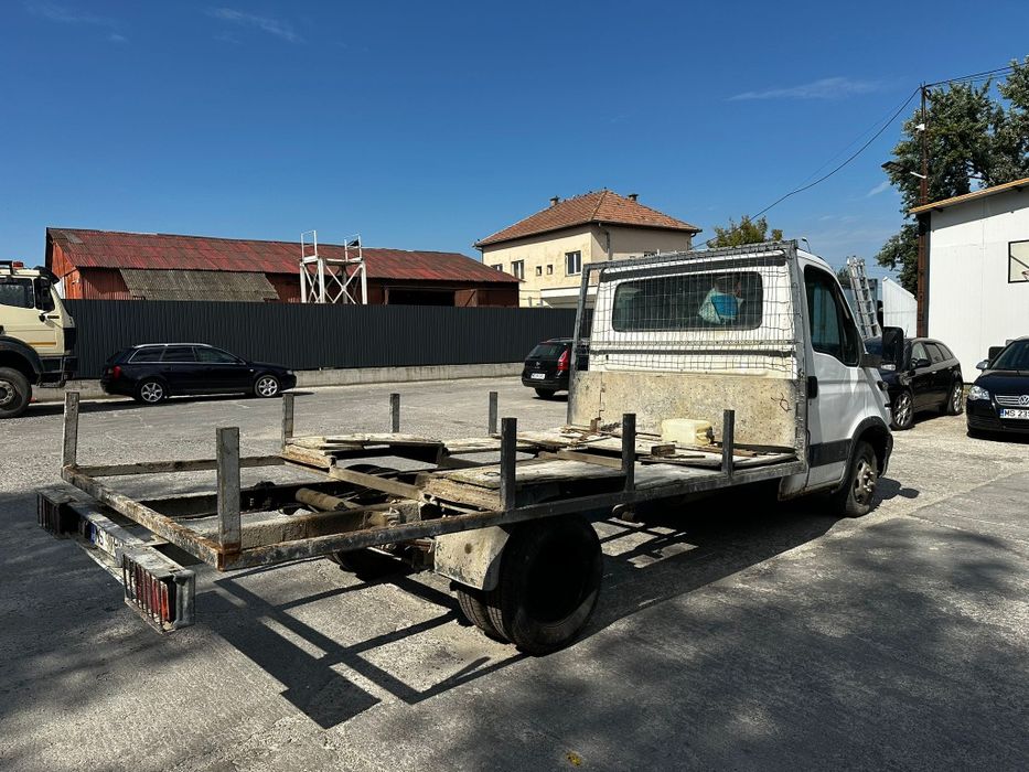 Vând Iveco Daily  35 C 10  în stare bună.