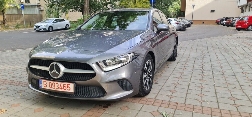 Mercedes A180 berlina Automat . Benzina 1.4 . An 2021 . Km 126000