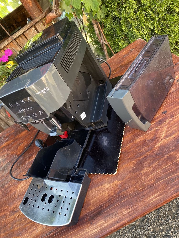 Espressor automat De’Longhi Magnifica Start.