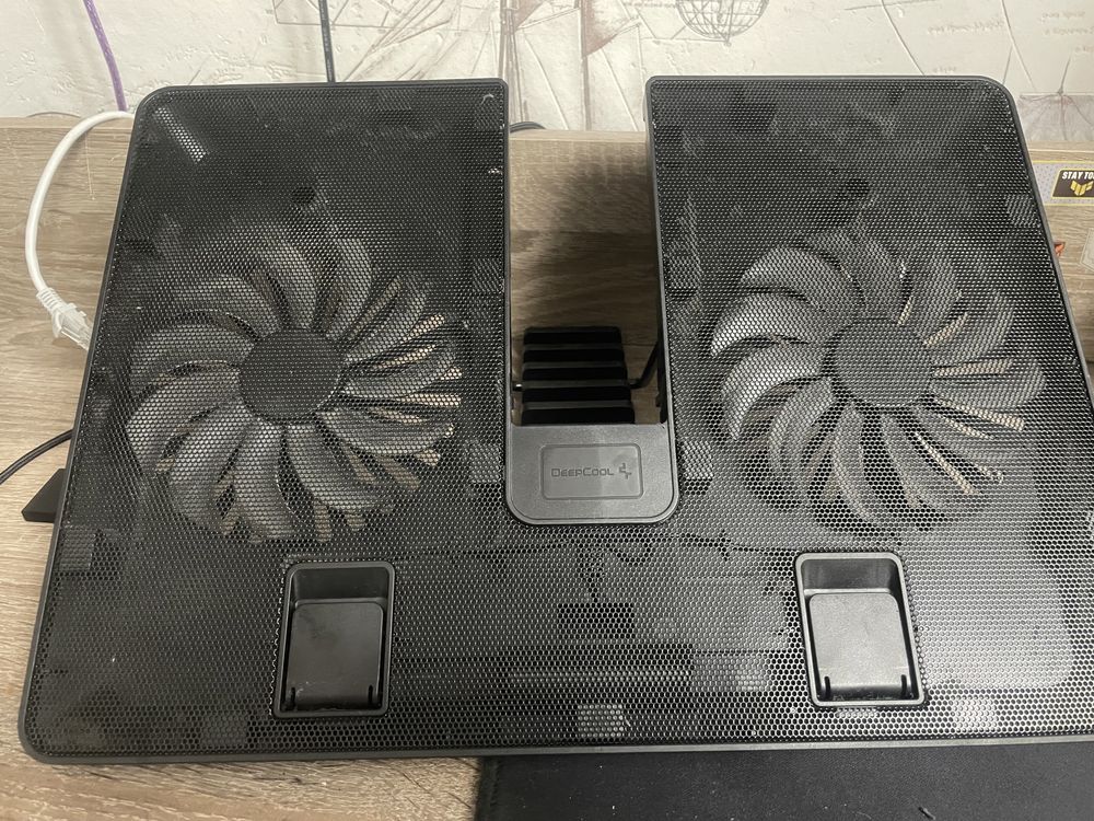 Охлаждающая подставка для ноутбука deepcool