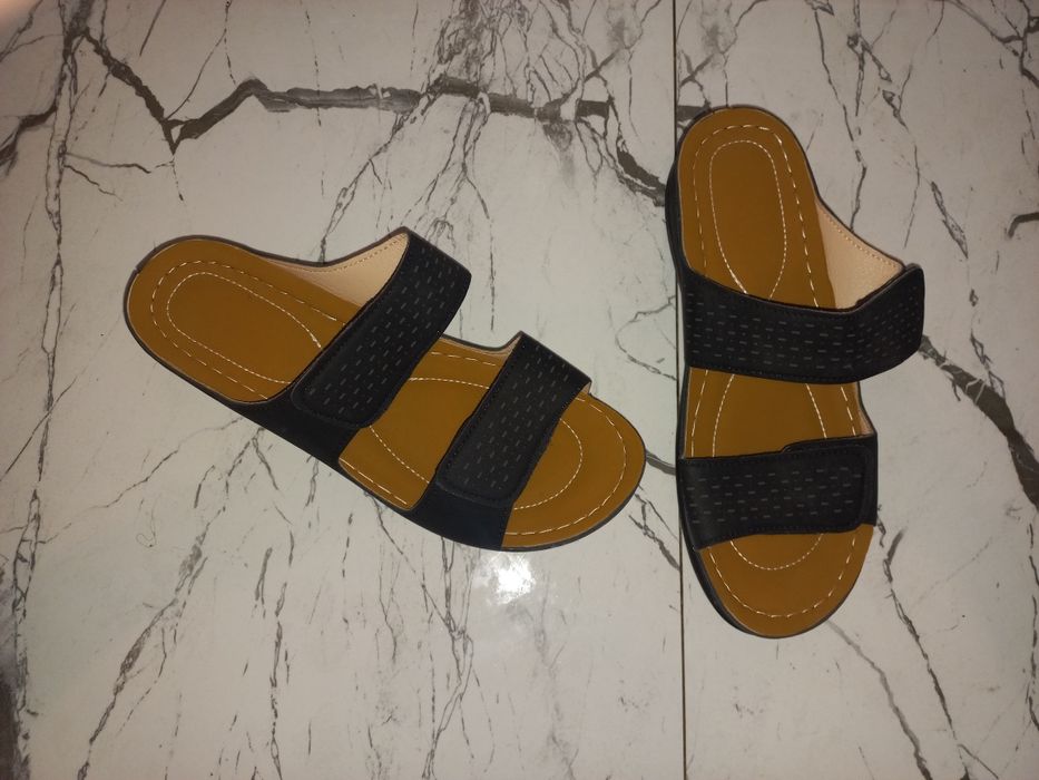 Papuci/șlapi cu scai